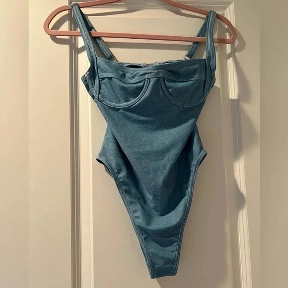 Lovers and Friends Kyra One Piece Swimsuit - Picture 5 of 6